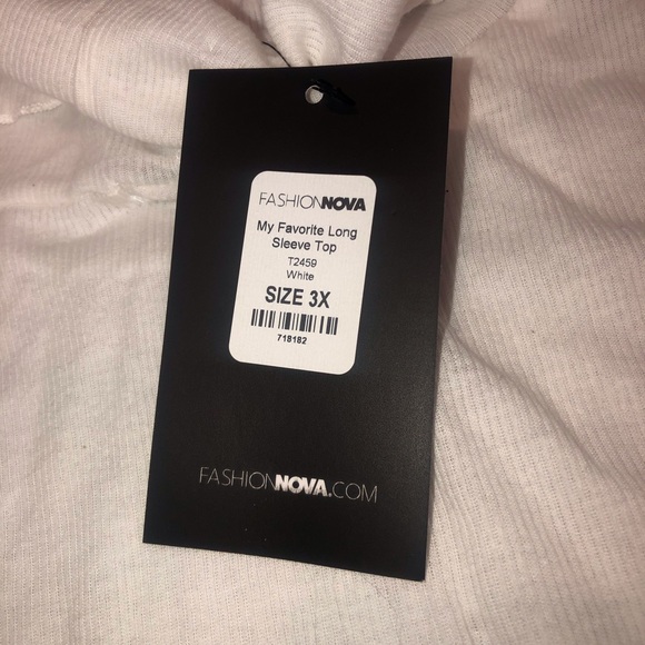 ✨2/$30✨FASHION NOVA LIGHTWEIGHT WHITE TURTLE NECK✨ - Picture 4 of 4